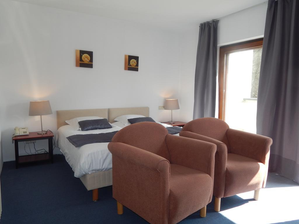 Hotel Le Martin Pecheur Fauvillers Szoba fotó